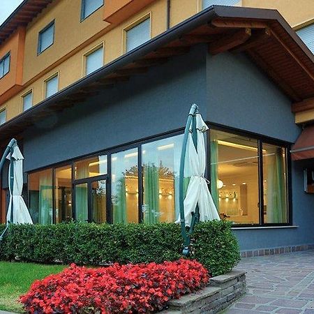 Hotel La Torretta Bollate Bagian luar foto