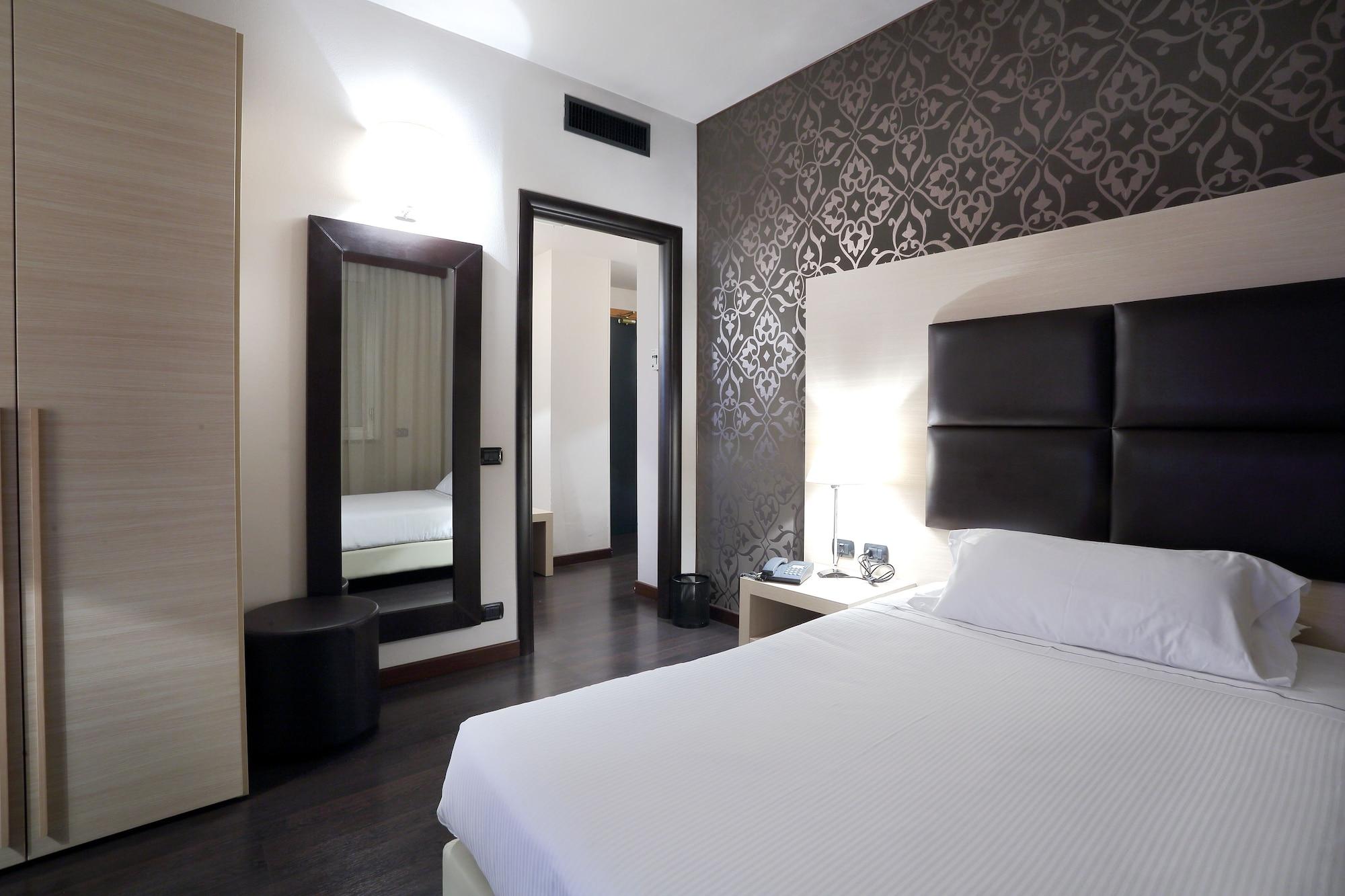 Hotel La Torretta Bollate Bagian luar foto