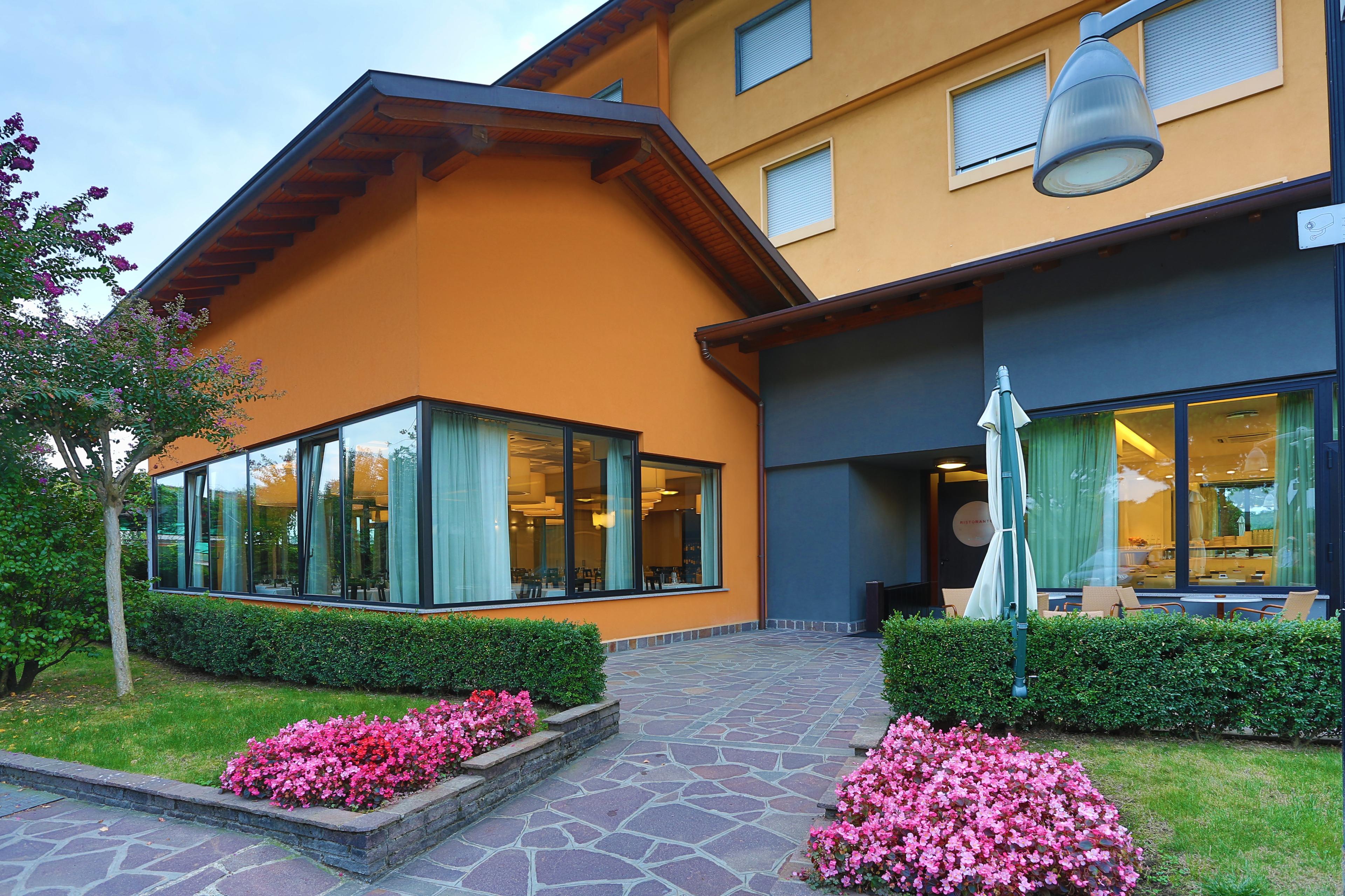 Hotel La Torretta Bollate Bagian luar foto
