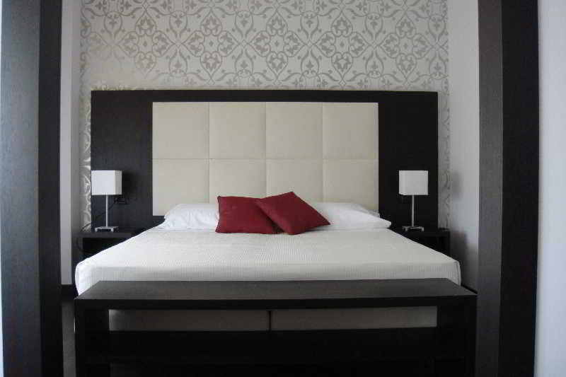 Hotel La Torretta Bollate Bagian luar foto
