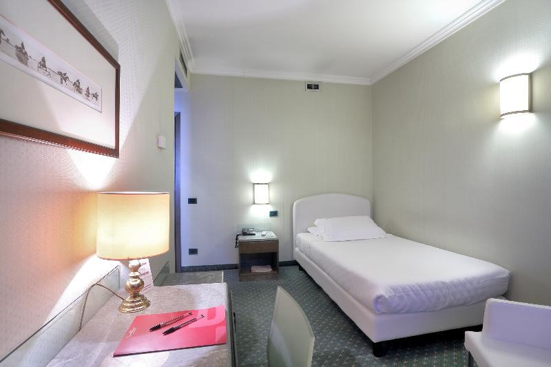 Hotel La Torretta Bollate Bagian luar foto